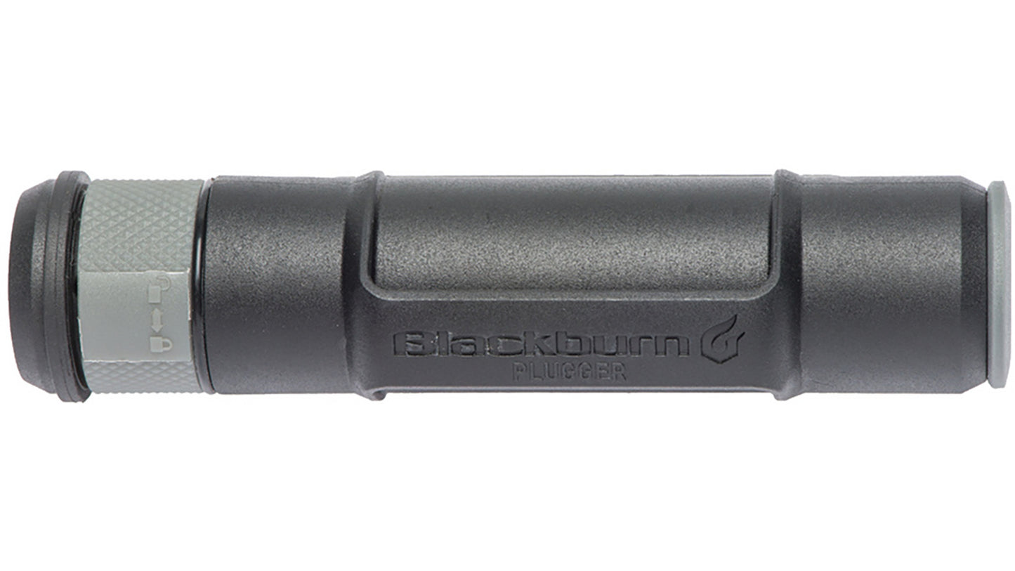 De complete Blackburn Plugger tubeless reparatieset, gemonteerd en klaar voor gebruik.