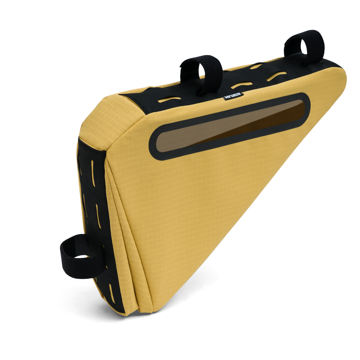 Schuin perspectief van de Capsuled Triangle Bag 3L in de kleur Ochre.